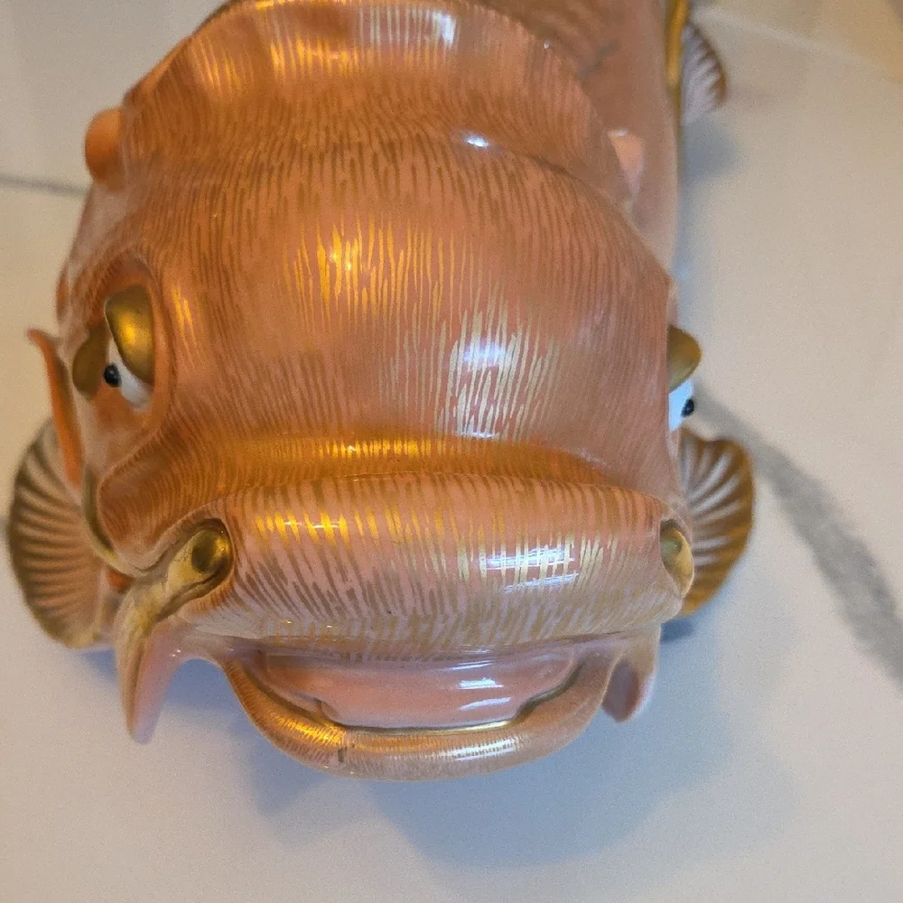Elegant Gold and White Fish Figurine.for OGGETTI.